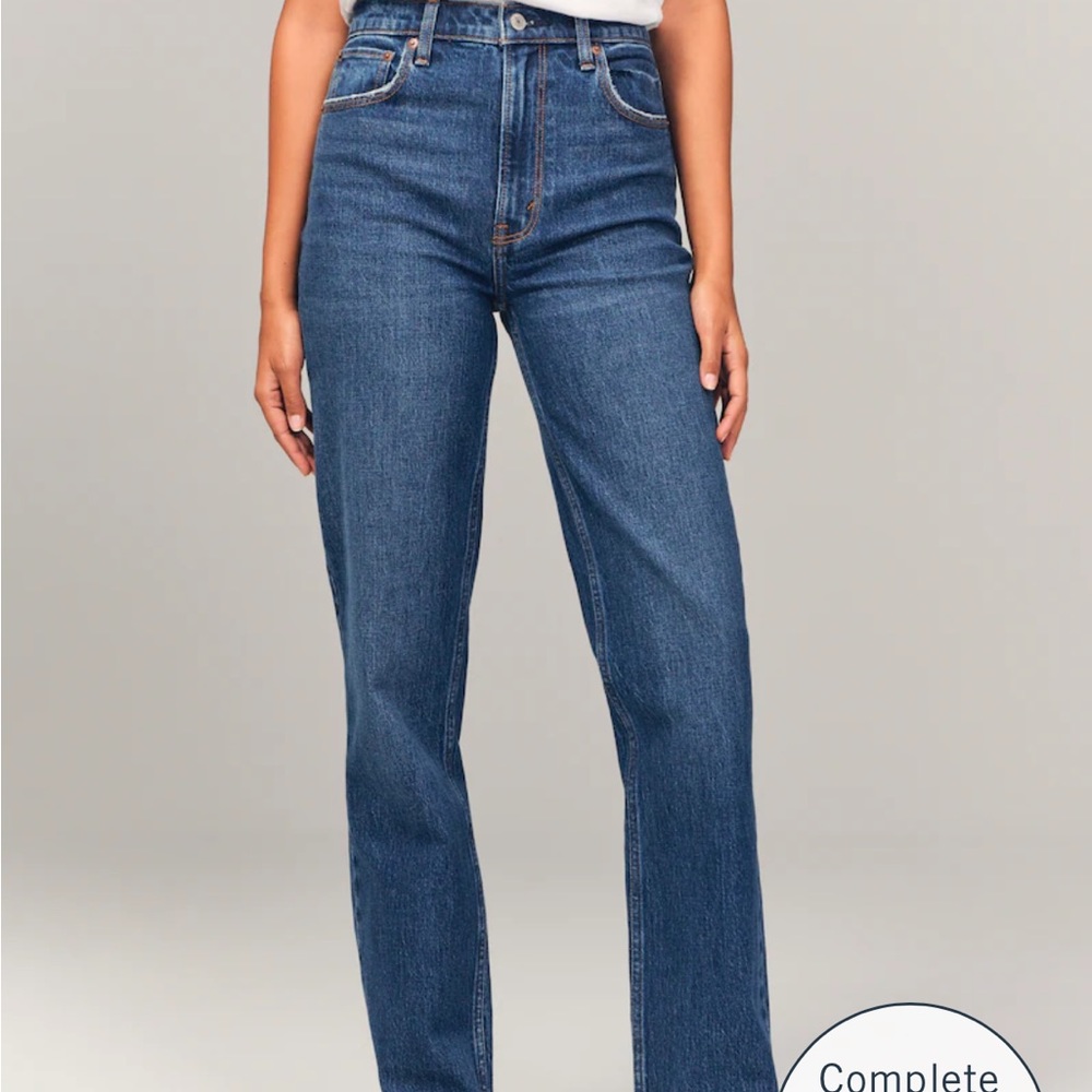 Abercrombie & Fitch Ultra High Rise 90s Straight Jean in “Dark” 26S